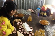 Cận cảnh quy trình sang chiết mỹ phẩm “hạng sang” bán cho spa