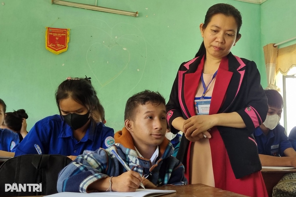 Nghịch cảnh của chú lính chì Đinh Hoàng Khít - 6 Nghịch cảnh của chú lính chì Đinh Hoàng Khít - 6