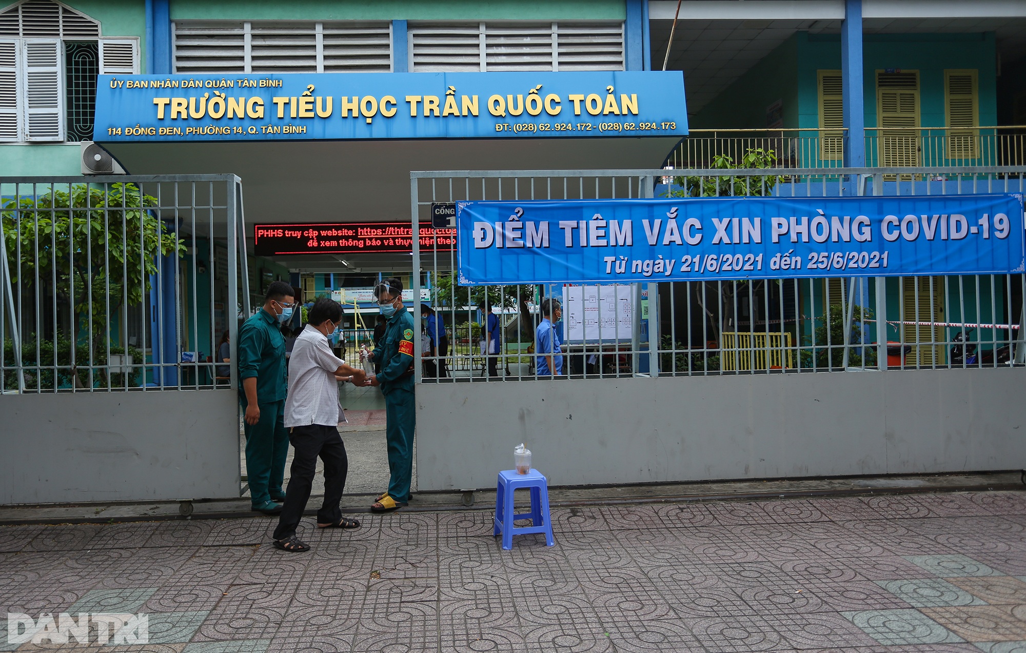TPHCM dùng trường học, nhà thi đấu để tiêm vắc xin Covid-19 cho 1 triệu dân - 8 TPHCM dùng trường học, nhà thi đấu để tiêm vắc xin Covid-19 cho 1 triệu dân - 8