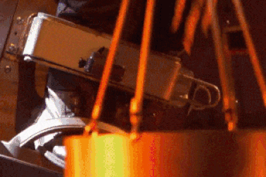 “Hết hồn” với tiết mục tự giải thoát khi bị khóa chặt chân tay