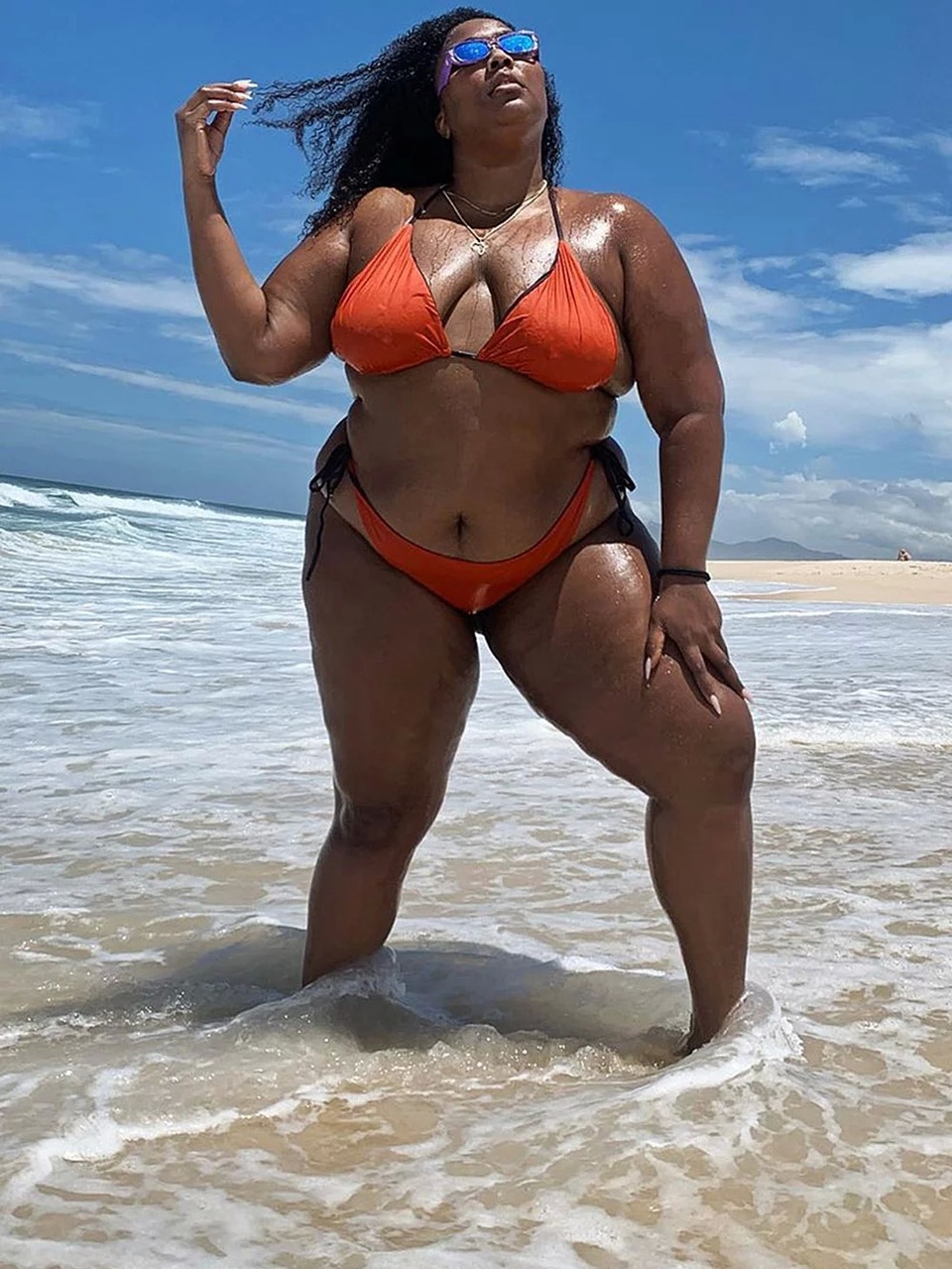 Lizzo mặc gợi cảm đón lễ tình nhân - 5 Lizzo mặc gợi cảm đón lễ tình nhân - 5