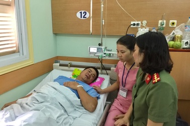 Phút đối diện với tử thần của Thượng úy CSGT suýt bị chẹt chết