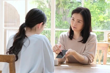 "Tôi mới 26 tuổi nhưng mẹ giục cưới, sinh con gấp"