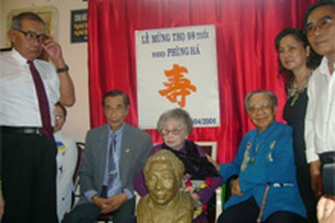 NSND Phùng Há mừng thượng thọ 98 tuổi