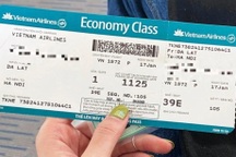 Hết sạch vé máy bay phổ thông, khách phải chi chục triệu để về quê ăn Tết