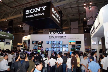 Triển lãm VCW 16 khai mạc, thiếu vắng nhiều “ông lớn”