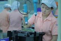 Công nhân trên 35 tuổi thất nghiệp: Trái đắng FDI