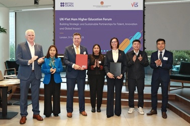 Trường Đại học Anh Quốc Việt Nam trao đổi ý định thư với Đại học Manchester Metropolitan