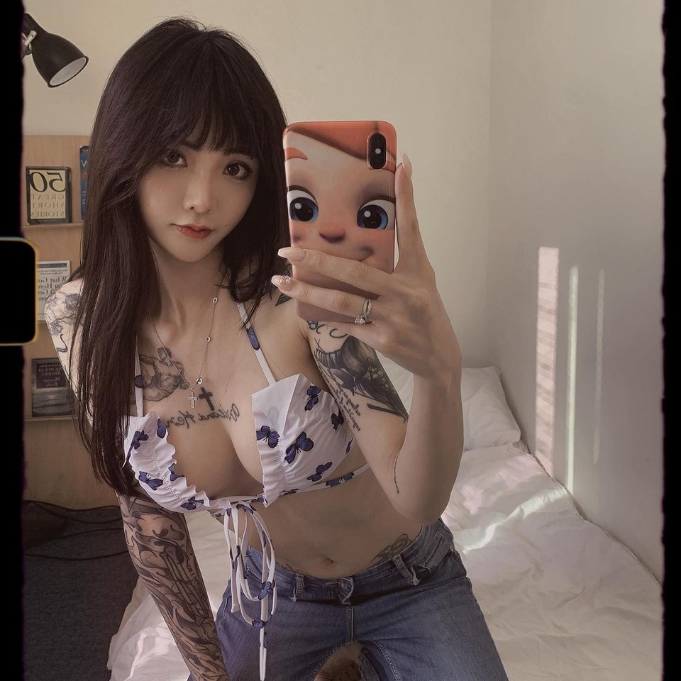 Mê mẩn vóc dáng bốc lửa của hot girl xăm trổ Trung Quốc - 6