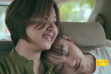 Khánh An hát tặng mẹ mắc bệnh ung thư