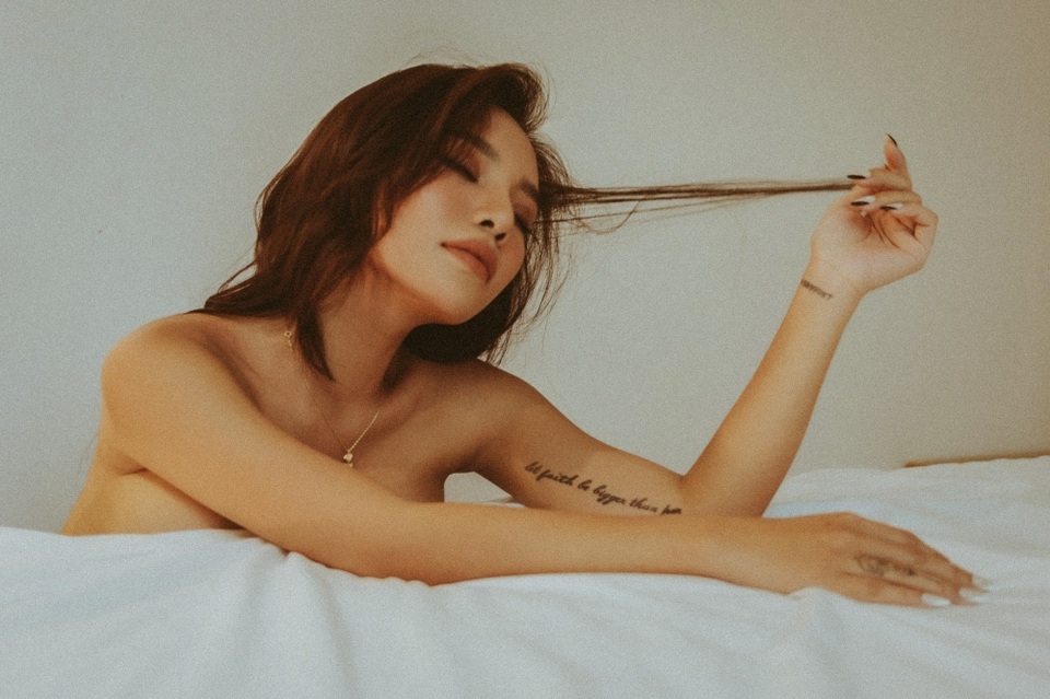 Vũ Thảo My tung ảnh bán nuy, khẳng định sống đúng con người của mình - 4 Vũ Thảo My tung ảnh bán nuy, khẳng định sống đúng con người của mình - 4
