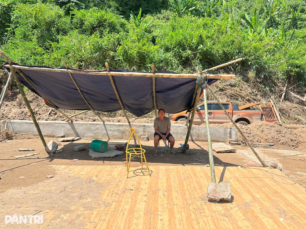 Trở lại nơi cơn lũ lịch sử càn quét bản làng tan hoang - 4 Trở lại nơi cơn lũ lịch sử càn quét bản làng tan hoang - 4