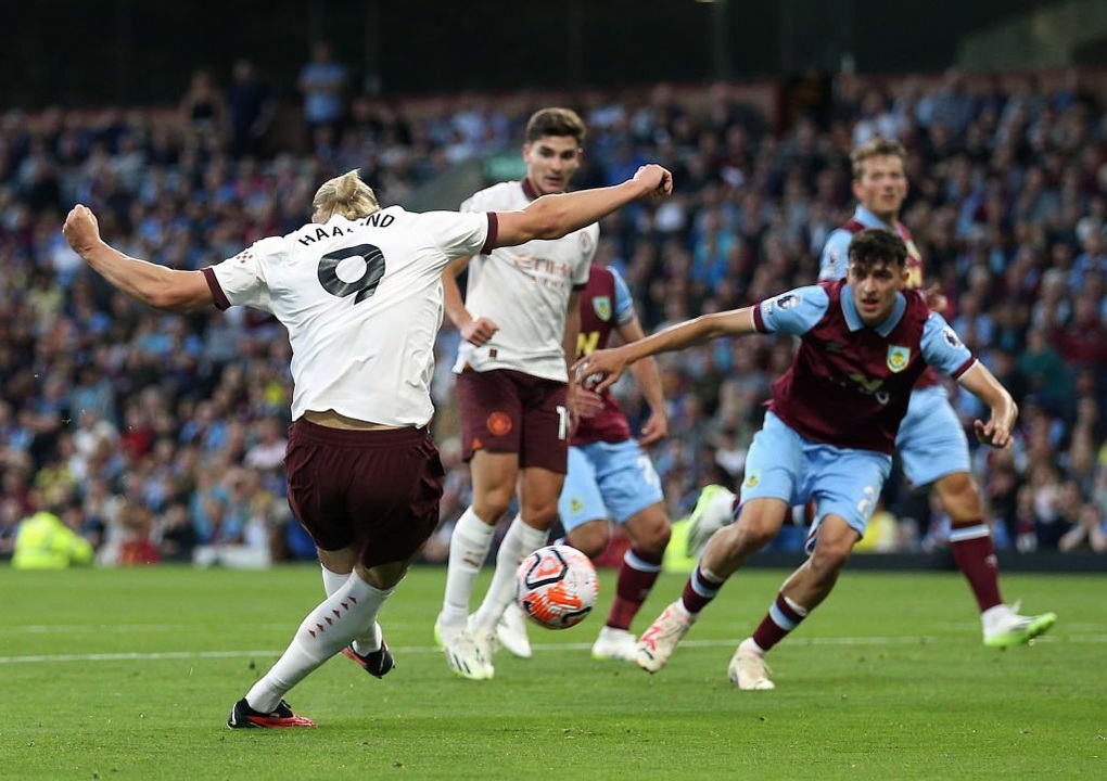 Haaland lập cú đúp, Man City đè bẹp Burnley - 3 Haaland lập cú đúp, Man City đè bẹp Burnley - 3