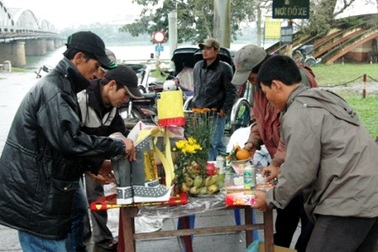 Xích lô, xe thồ cúng Tổ cầu may trước Tết