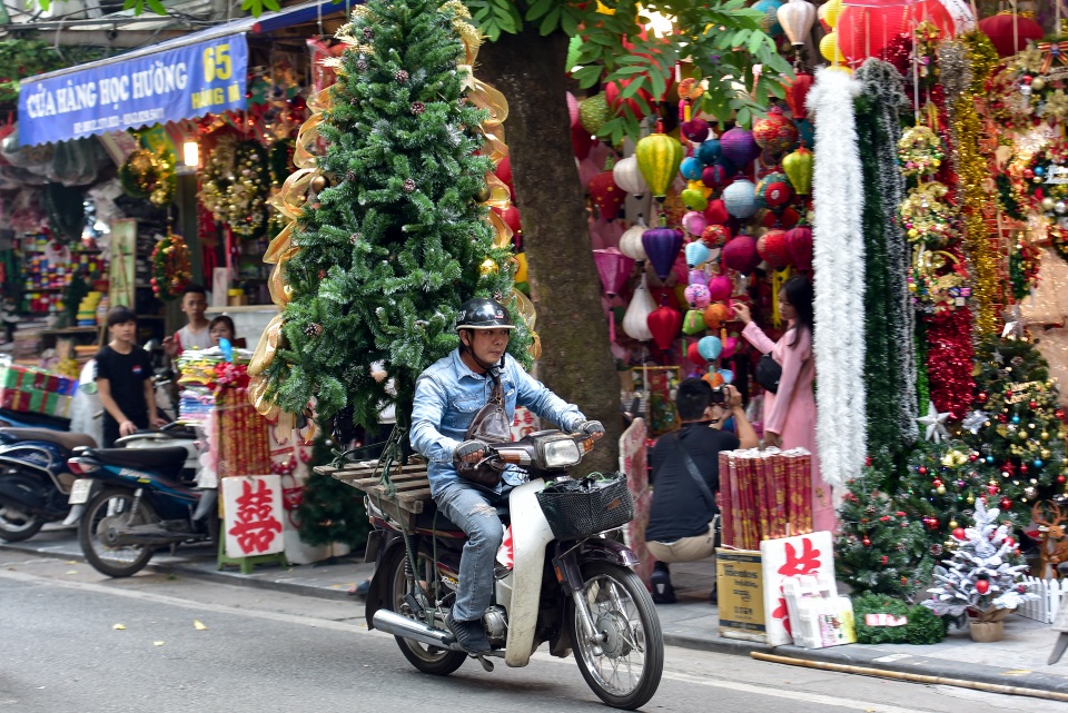 Phố Hàng Mã khoác áo Noel sớm - 14 Phố Hàng Mã khoác áo Noel sớm - 14