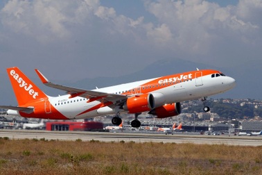 10 hành khách ẩu đả dữ dội, máy bay quay đầu khẩn cấp về Tây Ban Nha