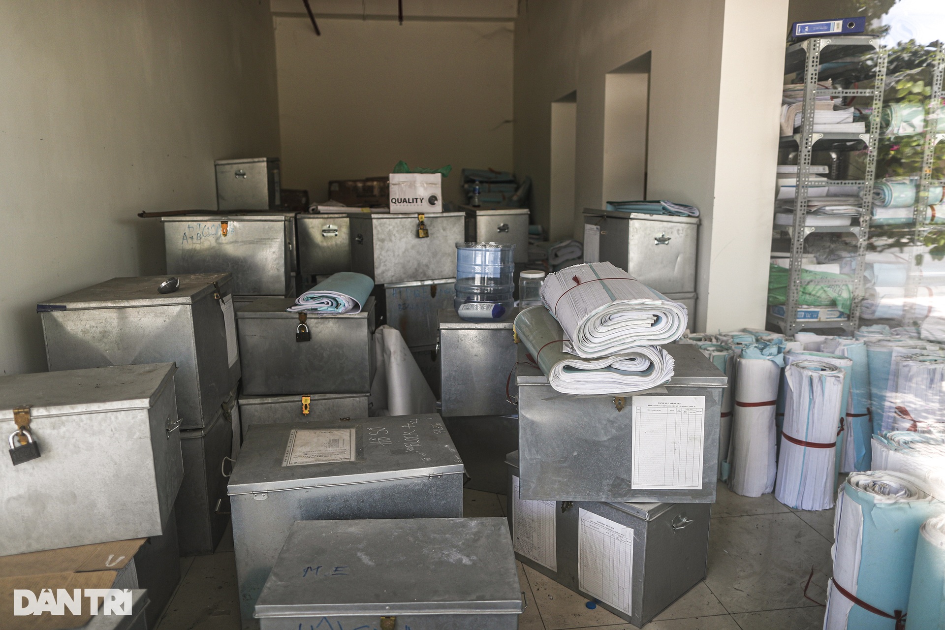 Hoang tàn ở 2 dự án từng được trưng dụng làm bệnh viện dã chiến tại TPHCM - 10 Hoang tàn ở 2 dự án từng được trưng dụng làm bệnh viện dã chiến tại TPHCM - 10
