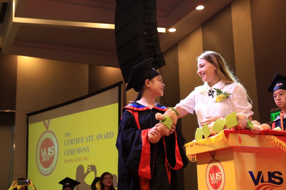 Lễ trao chứng chỉ Cambridge và chung kết VUSs Got Talent 2021 của VUS Hà Nội - 2 Lễ trao chứng chỉ Cambridge và chung kết VUSs Got Talent 2021 của VUS Hà Nội - 2