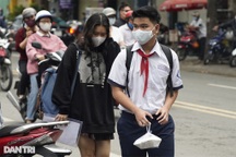 TPHCM tạm hoãn thi lớp 10 do dịch Covid-19 đang "nóng"