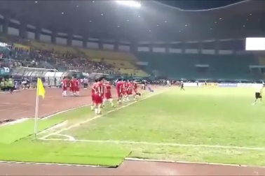 Các cầu thủ U23 Việt Nam khởi động trước trận tứ kết