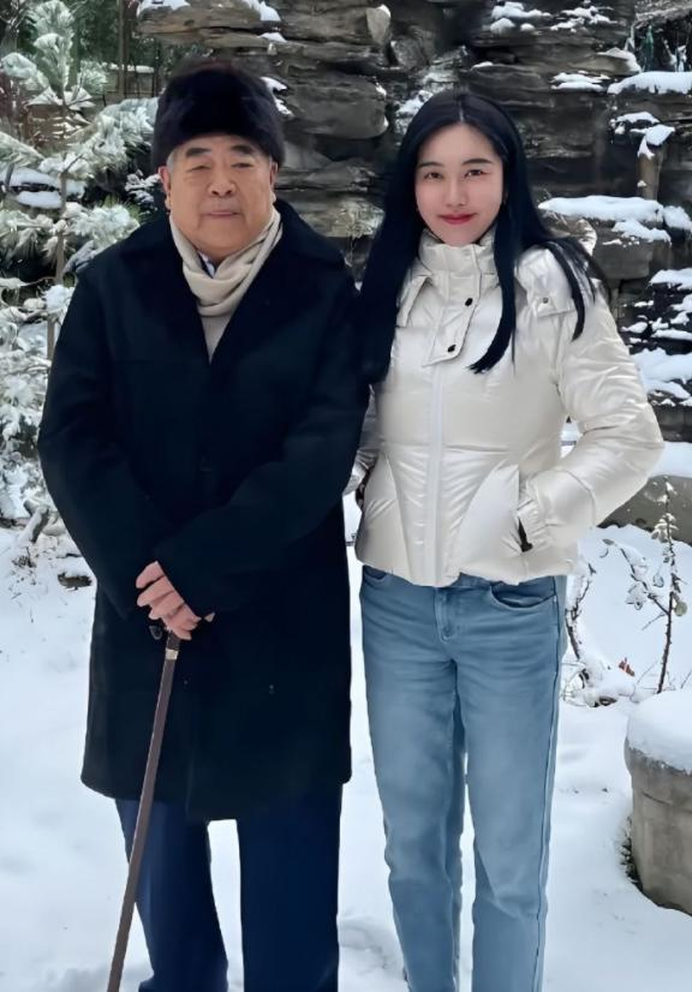 Nhà thư pháp 87 tuổi có con trai với vợ kém 50 tuổi, từ mặt con gái ruột - 2 Nhà thư pháp 87 tuổi có con trai với vợ kém 50 tuổi, từ mặt con gái ruột - 2