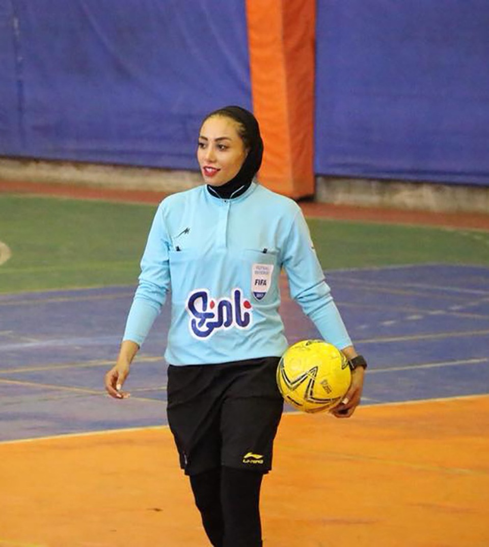 Vẻ đẹp ấn tượng nữ trọng tài bắt trận đấu của futsal Việt Nam - 9 Vẻ đẹp ấn tượng nữ trọng tài bắt trận đấu của futsal Việt Nam - 9