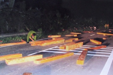 Cuộc truy đuổi kinh hoàng xe lâm tặc 