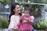 Nguyễn Ngọc Anh lần đầu hé lộ về con gái 1 tuổi xinh như búp bê