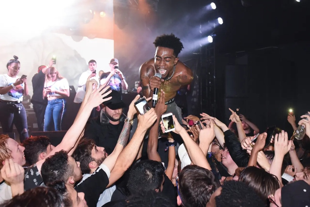 Rapper Desiigner điều trị tâm thần sau khi thoát y trên máy bay - 1 Rapper Desiigner điều trị tâm thần sau khi thoát y trên máy bay - 1
