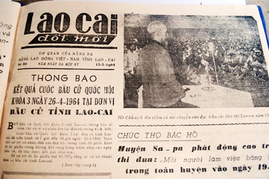 Đọc báo Lào Cai, Bác Hồ thưởng huy hiệu cho nhiều gương người tốt, việc tốt