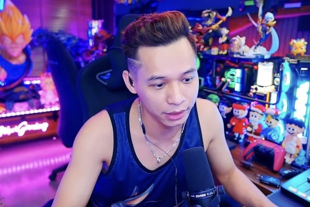 Văng tục, hút shisha Độ mixi vẫn có triệu người hâm mộ: Thần tượng dễ dãi? - 1 Văng tục, hút shisha Độ mixi vẫn có triệu người hâm mộ: Thần tượng dễ dãi? - 1