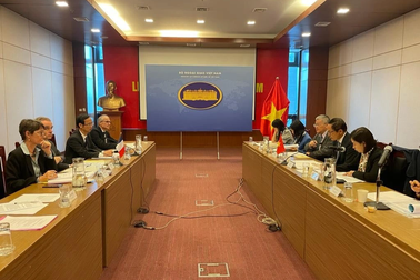 Việt - Pháp lần đầu đối thoại chính trị