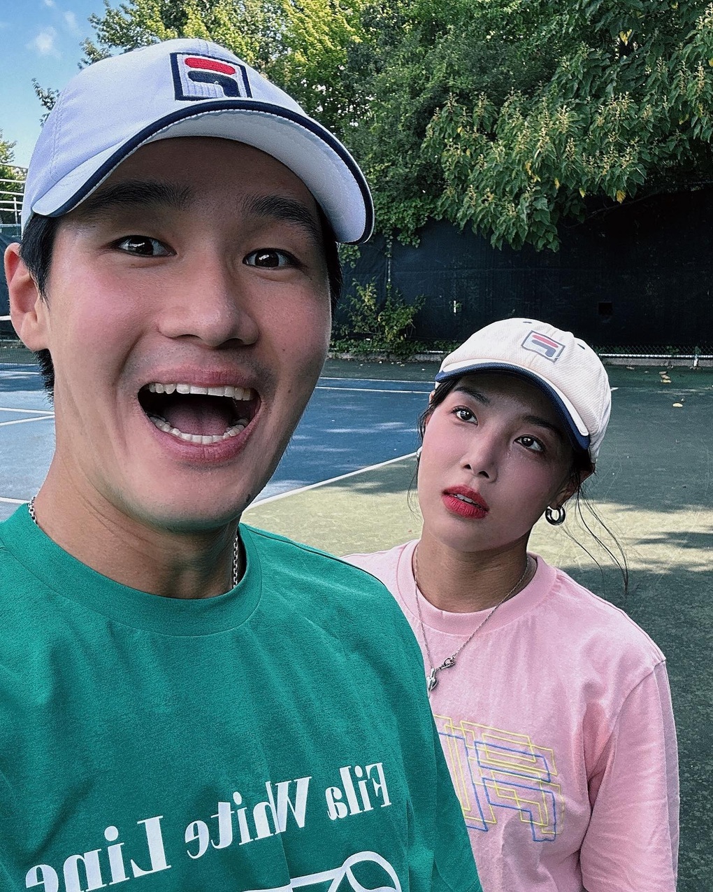 Fan đề nghị nữ ca sĩ Hàn chia tay thần đồng tennis đập nát vợt ở Asiad 19 - 1 Fan đề nghị nữ ca sĩ Hàn chia tay thần đồng tennis đập nát vợt ở Asiad 19 - 1