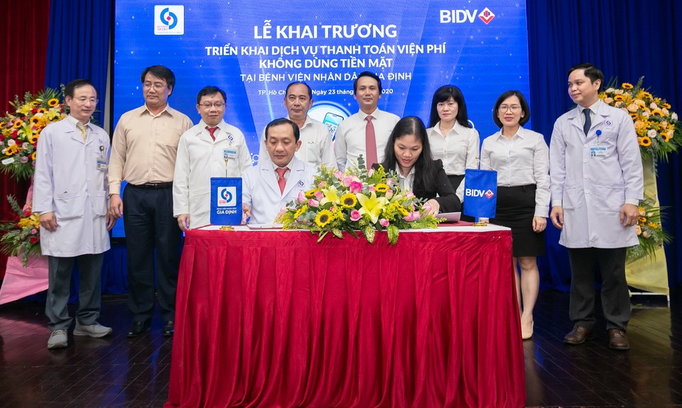 BIDV và Bệnh viện Nhân dân Gia Định triển khai dịch vụ thanh toán viện phí không dùng tiền mặt - 3 BIDV và Bệnh viện Nhân dân Gia Định triển khai dịch vụ thanh toán viện phí không dùng tiền mặt - 3