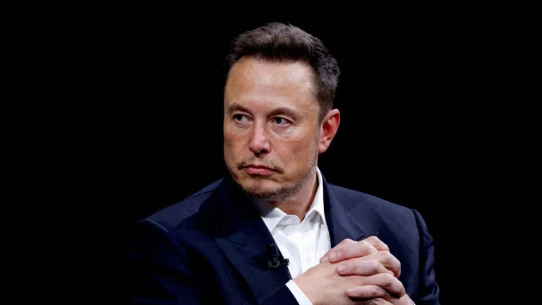 Tỷ phú Elon Musk bất bình vì số tiền Mỹ phân bổ cho Ukraine - 1