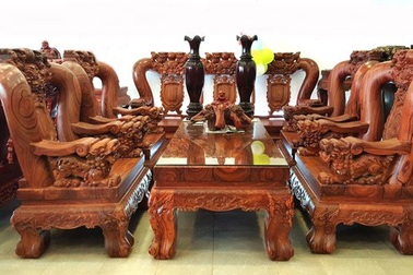 Bộ bàn ghế trắc đỏ quý hiếm: 18 tháng kỳ công chế tác