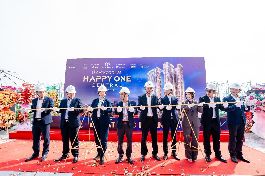 Toàn cảnh sự kiện cất nóc và ra mắt căn hộ thật Happy One Central - 2 Toàn cảnh sự kiện cất nóc và ra mắt căn hộ thật Happy One Central - 2