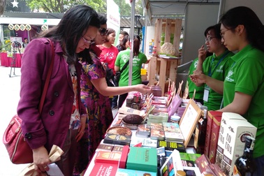 Trải nghiệm phiên chợ nông nghiệp sạch trong "ngày hạnh phúc"