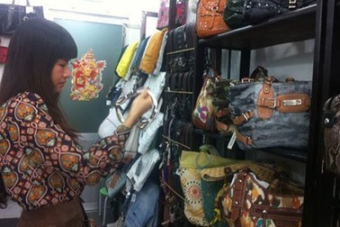 Mua hàng hiệu kiểu chợ trời