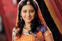 Anandi của "Cô dâu 8 tuổi" treo cổ tự tử