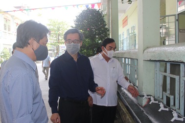 Bí thư Bạc Liêu kiểm tra việc phòng, chống dịch bệnh Covid-19 ở trường học