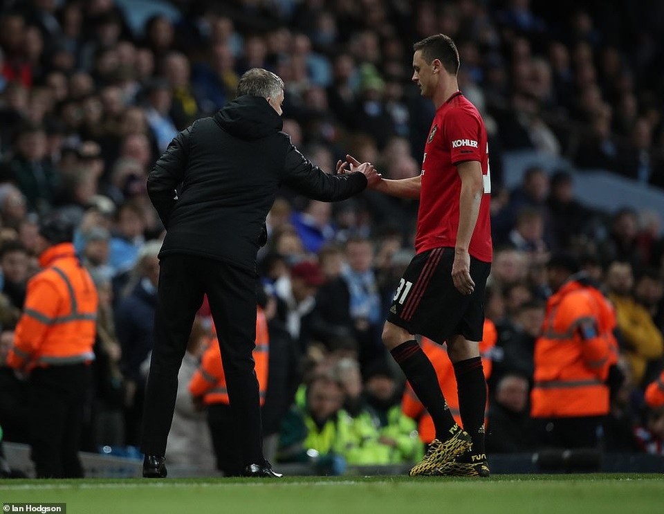 Man City 0-1 Man Utd: Matic ghi bàn và nhận thẻ đỏ - 7 Man City 0-1 Man Utd: Matic ghi bàn và nhận thẻ đỏ - 7