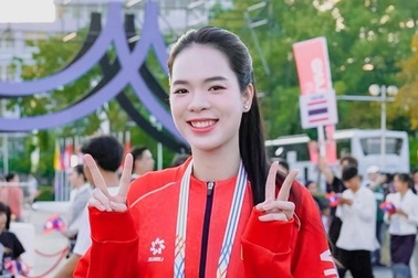 Thanh Thúy, Quang Kiệt cầm cờ cho Thể thao Việt Nam ở lễ khai mạc Asiad