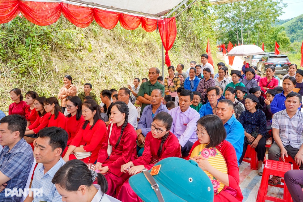 “Có công trình mới để đi lại an toàn, chúng tôi vui lắm!” - 5 “Có công trình mới để đi lại an toàn, chúng tôi vui lắm!” - 5