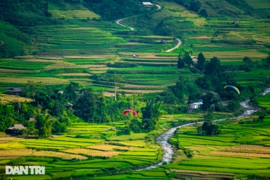 Bà con Mông, Thái ở xã nghèo Cao Phạ khởi sắc nhờ làm du lịch