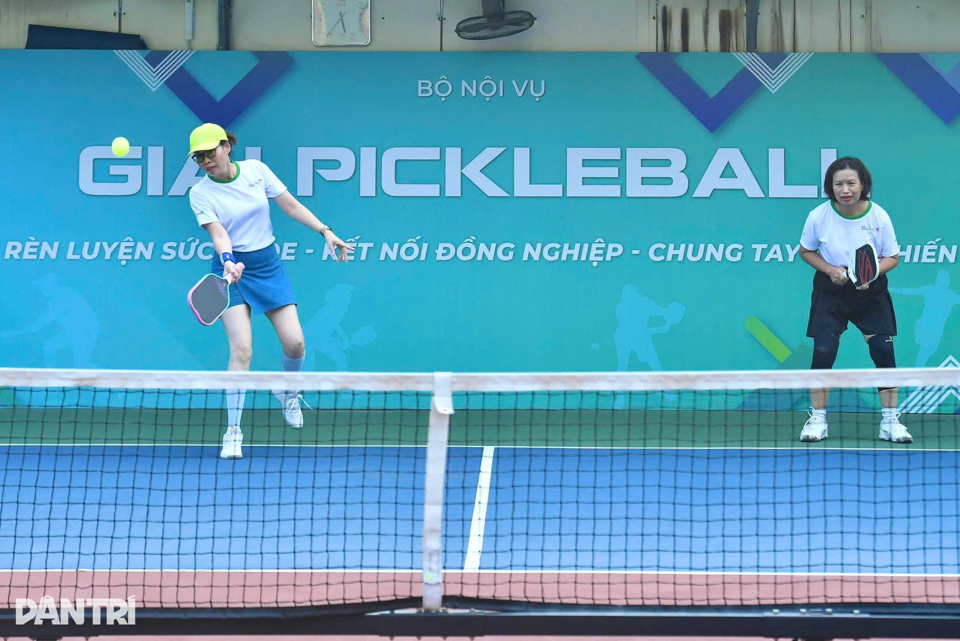 Cán bộ, công chức hào hứng tranh tài tại giải Pickleball Bộ Nội vụ - 6 Cán bộ, công chức hào hứng tranh tài tại giải Pickleball Bộ Nội vụ - 6