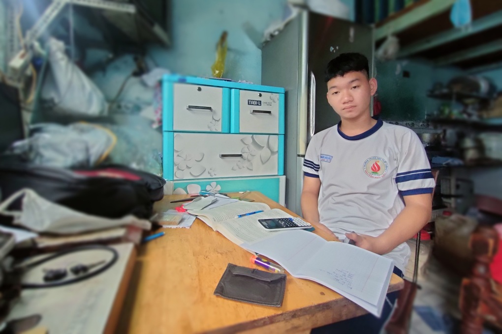 Cha đột quỵ, cậu học sinh giỏi chông chênh con đường vào đại học - 6 Cha đột quỵ, cậu học sinh giỏi chông chênh con đường vào đại học - 6