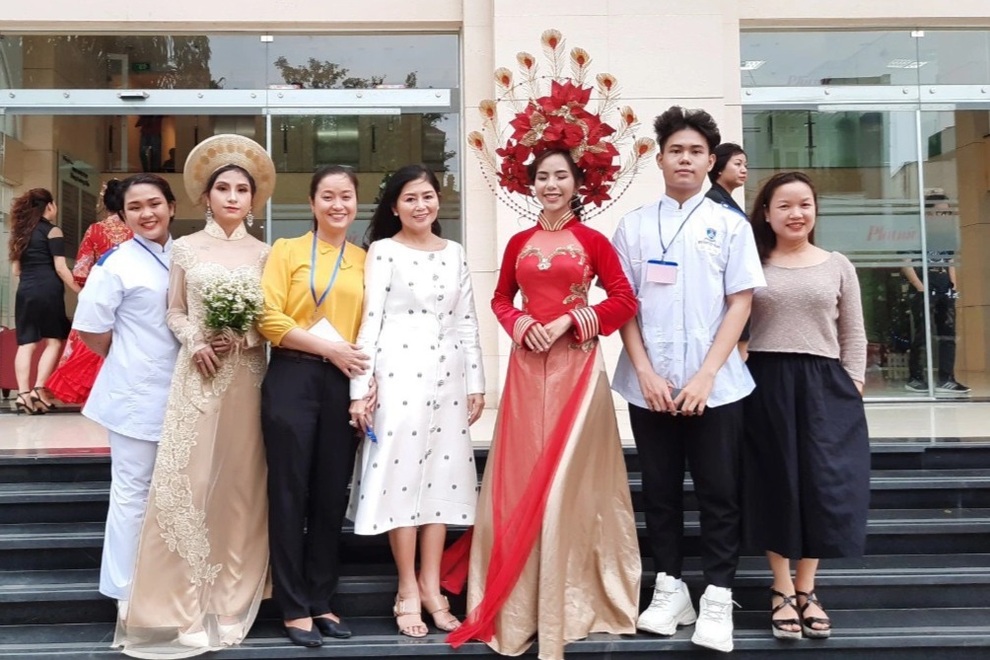 Hết giãn cách, nghề chăm sóc sắc đẹp lại làm không hết việc - 4 Hết giãn cách, nghề chăm sóc sắc đẹp lại làm không hết việc - 4