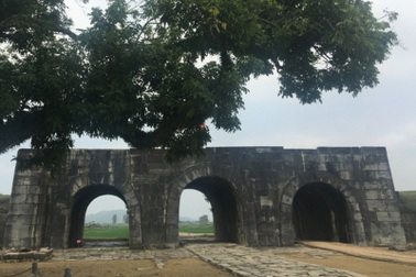 Khai quật khảo cổ tại công trình kiến trúc bằng đá độc nhất vô nhị tại Việt Nam