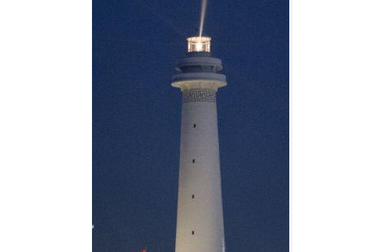 Trung Quốc xây 2 ngọn hải đăng trái phép tại quần đảo Hoàng Sa